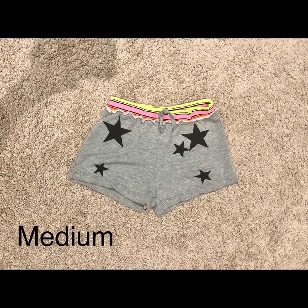Flowers by Zoe shorts size M